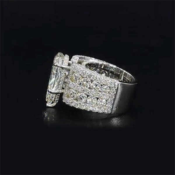 Recommended | Stunning 9.0CT Pear Cut Engagement Ring in Widen Band