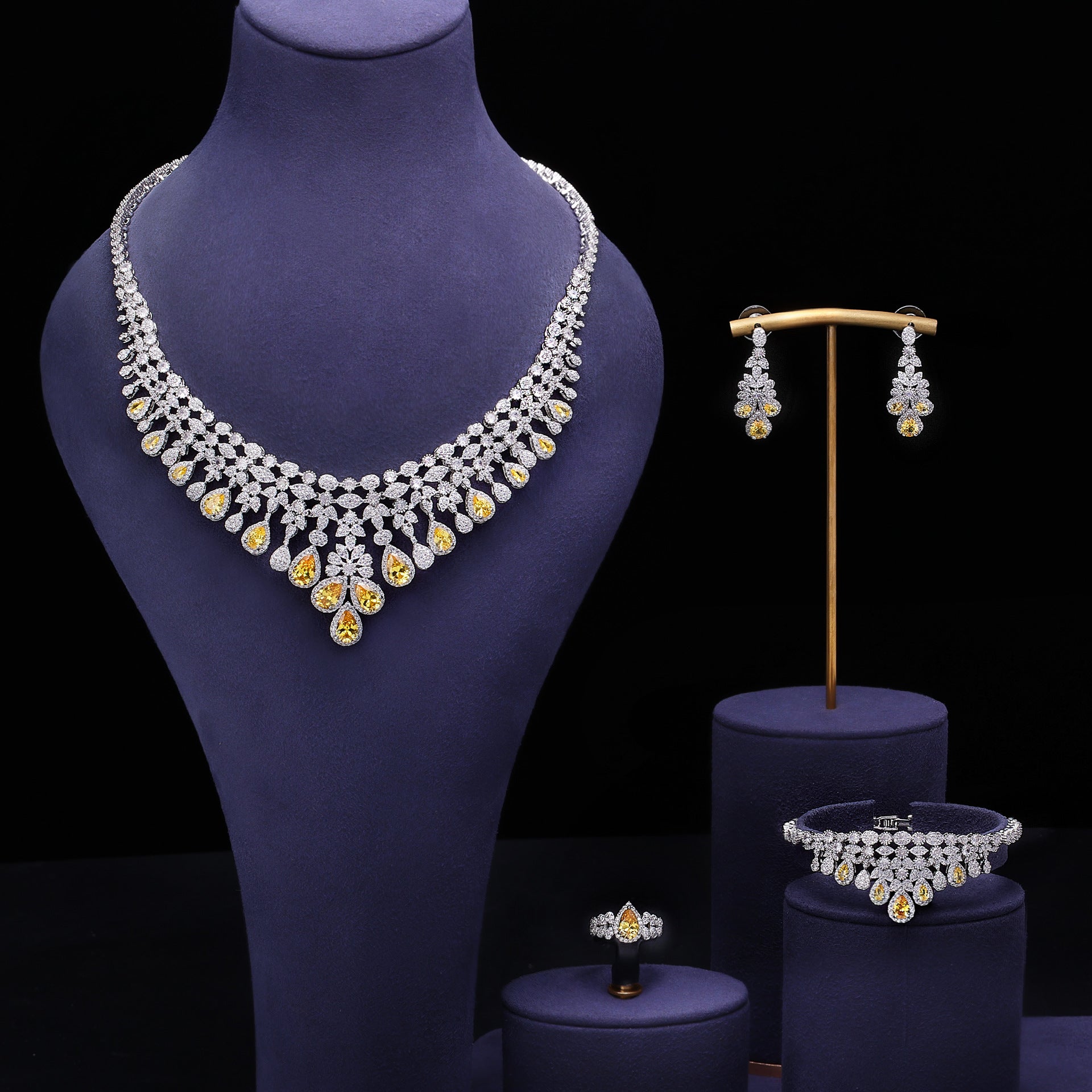 Generous Bride Wedding Accessories 4 Pcs Jewelry Set