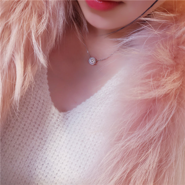 Round Cut Halo Necklace In Sterling Silver
